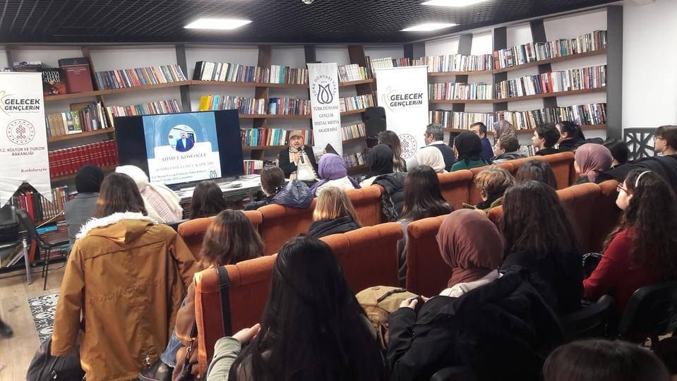 Türk Dünyası Vakfı Yazar Okulu, Yazar Buluşmaları kapsamında ilk olarak Ahmet Köseoğlu'nu ağırladı