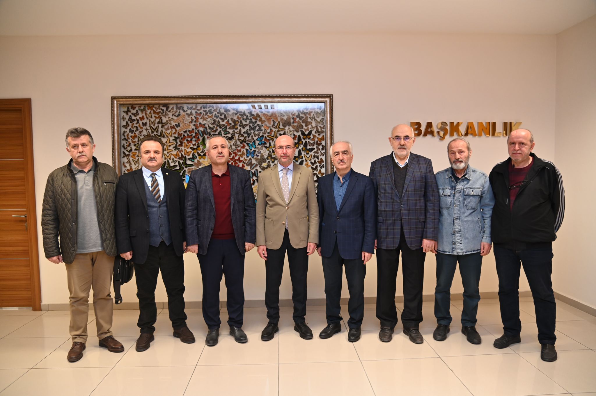 Türkiye Yazarlar Birliği (TYB)Konya Şubesi başkanı ve Yönetim Kurulu Üyeleri, Selçuklu Belediye Başkanı Ahmet Pekyatırmacı'yı ziyaret etti.