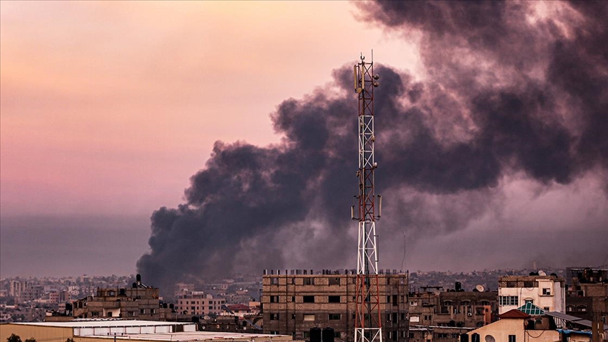 İsrail'in Gazze'ye düzenlediği saldırılarda öldürülenlerin sayısı 18 bin 205'e çıktı