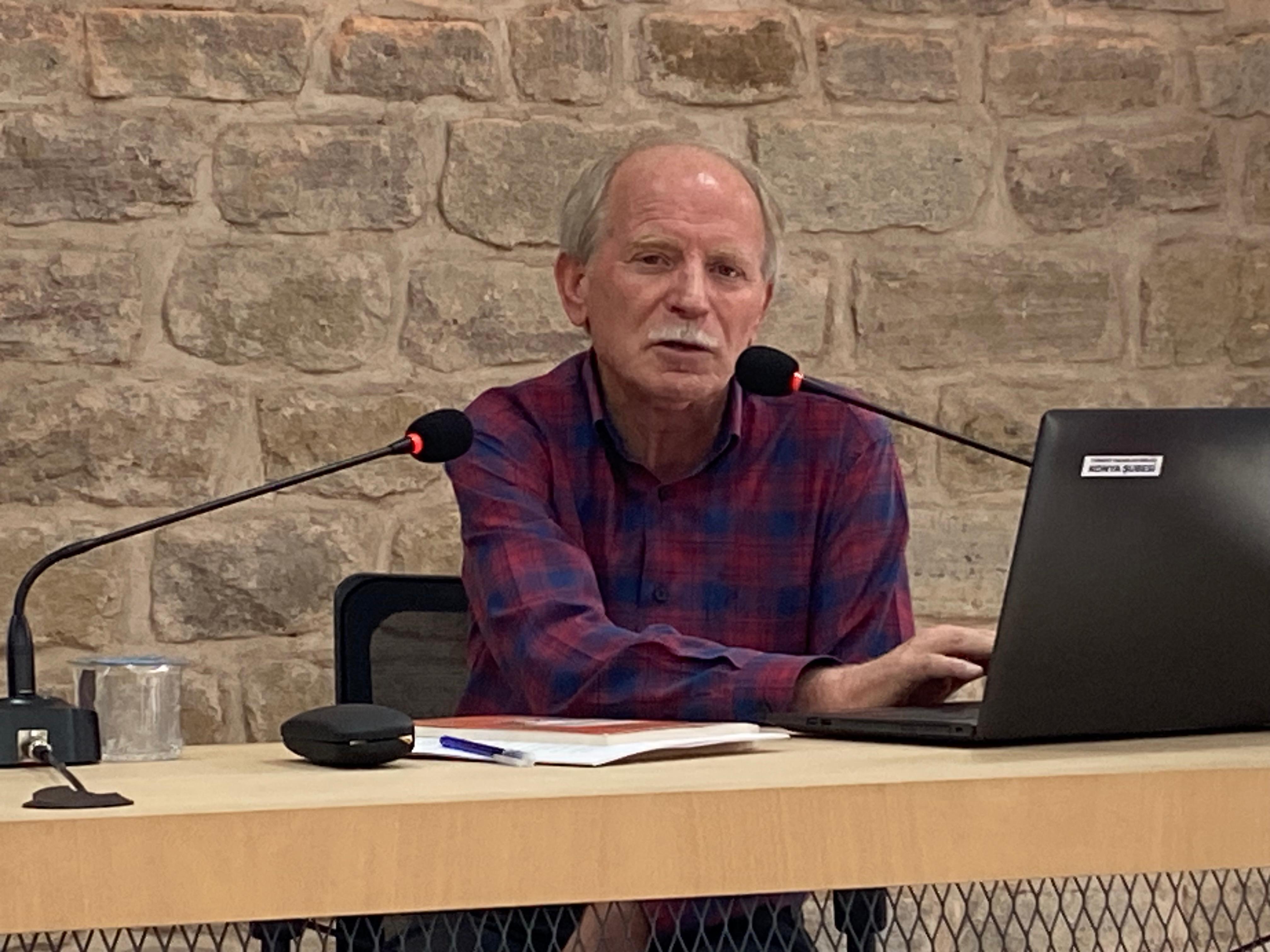 Prof. Dr. Bekir Biçer'den Tarihe Işık Tutan Konferans: "Türk, Arap ve Kürt Milliyetçiliği"
