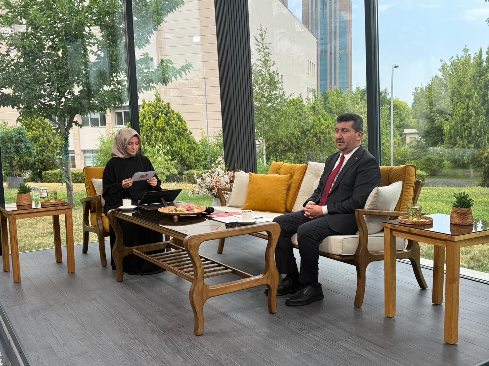 TYB Başkanı Arıcan: Vatan sevgimizin ne olduğunu 15 Temmuz'da dünyaya gösterdik