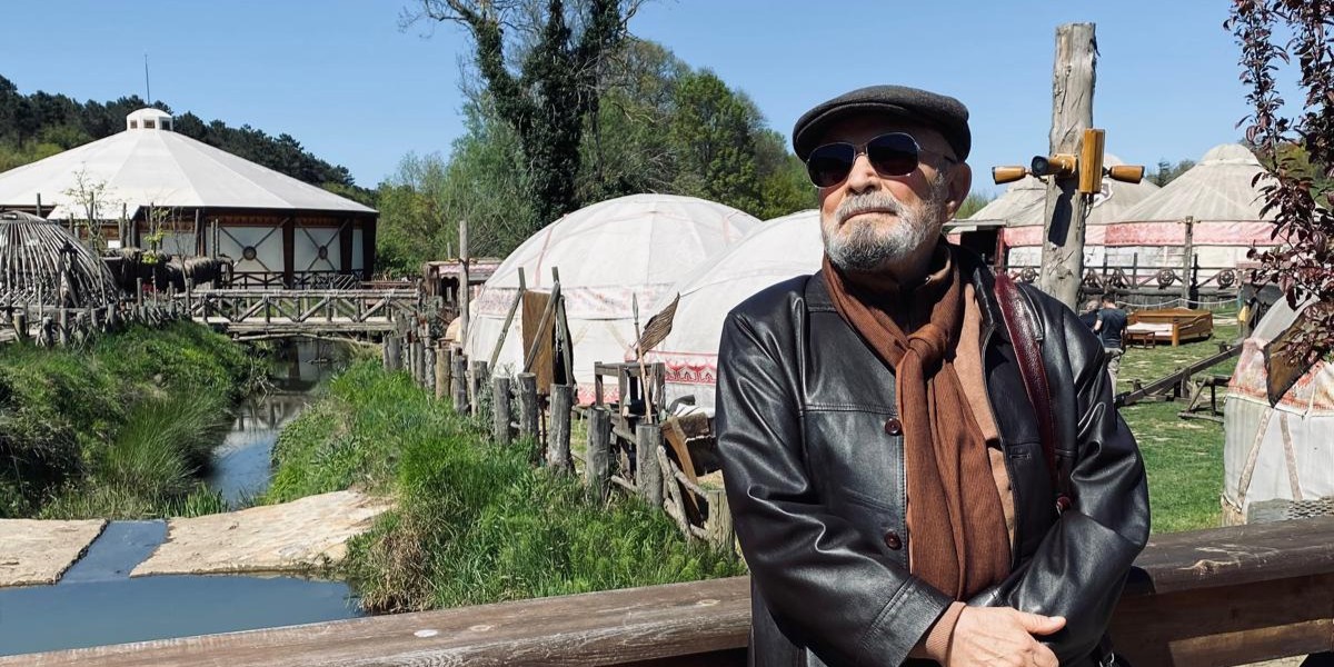 Türk dünyası mimarlar ve mühendisler birliği, Türk Dünyası Bilgelik Asasını bu yıl mimar Kamil Uğurlu’ya verdi.