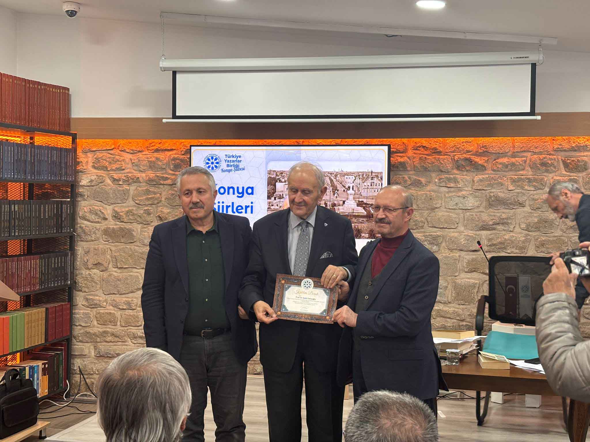 Edebiyatın Çınarı Sakaoğlu’ndan Tarihe Not: Konya’nın Şiir Hafızası Canlandı