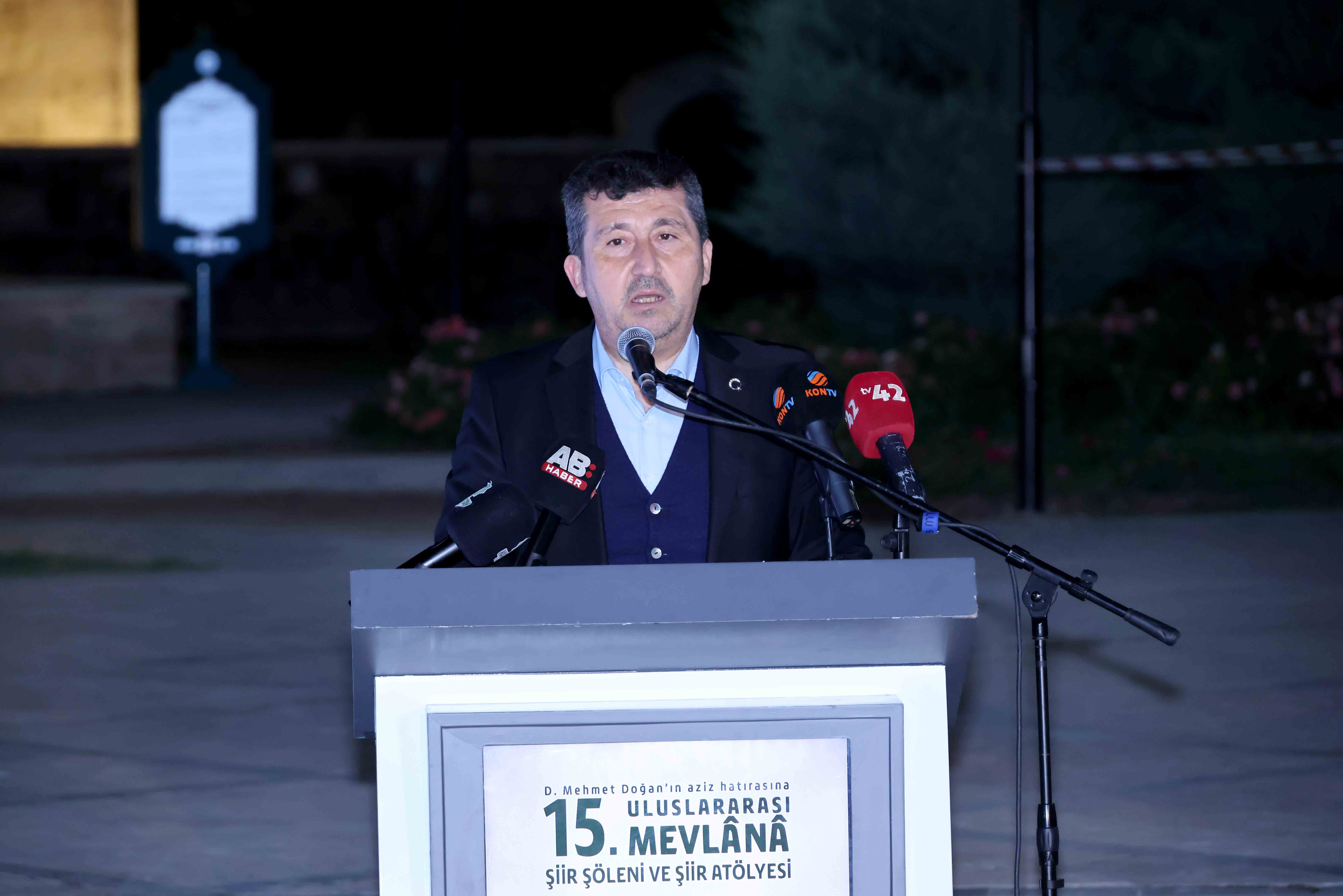 Dolunay, Kubbe-i Hadrâ ve Sözün Vatanı