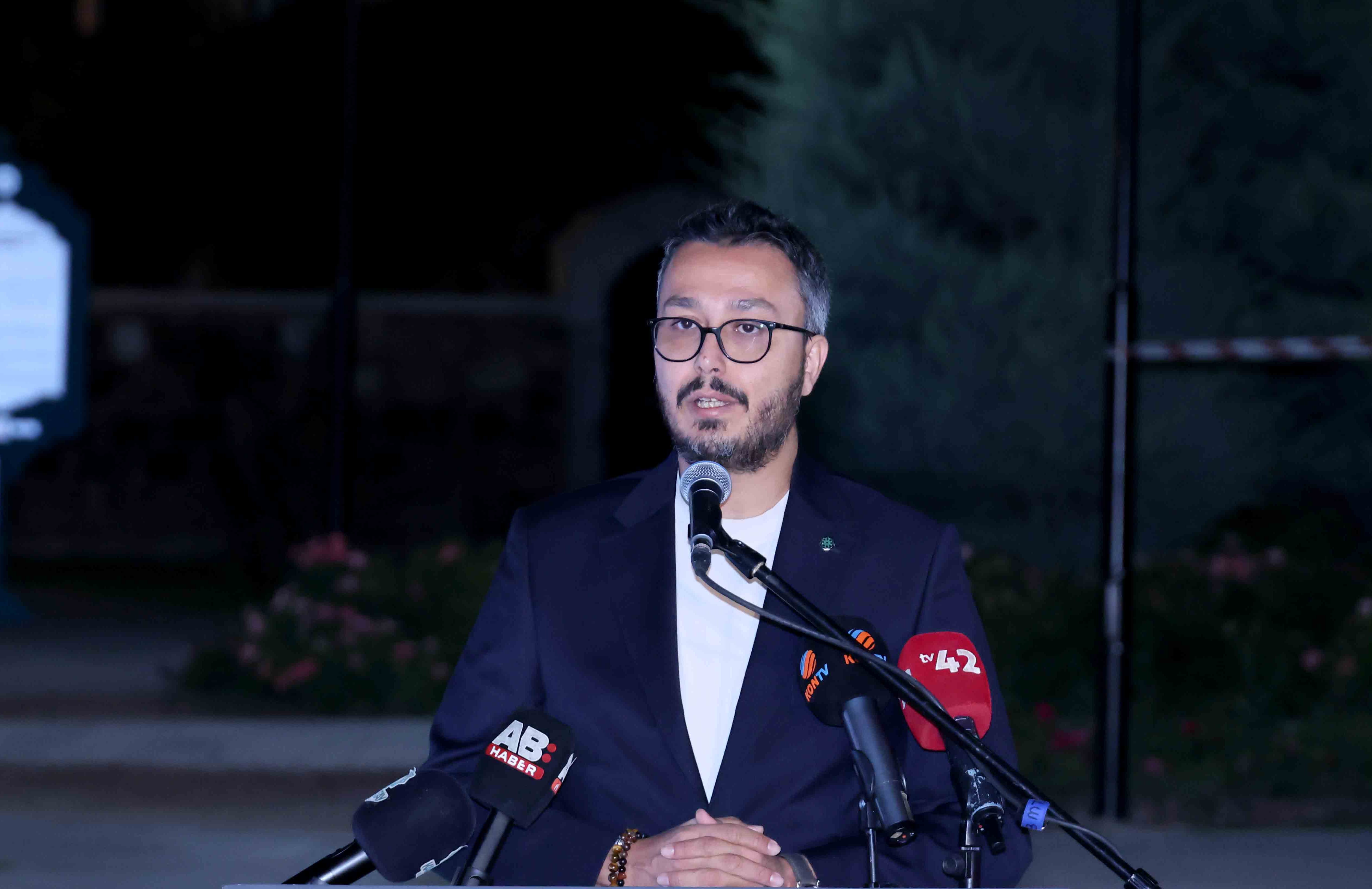 Mesnevî Kesretten Vahdete Bizi Dâvet Ediyor