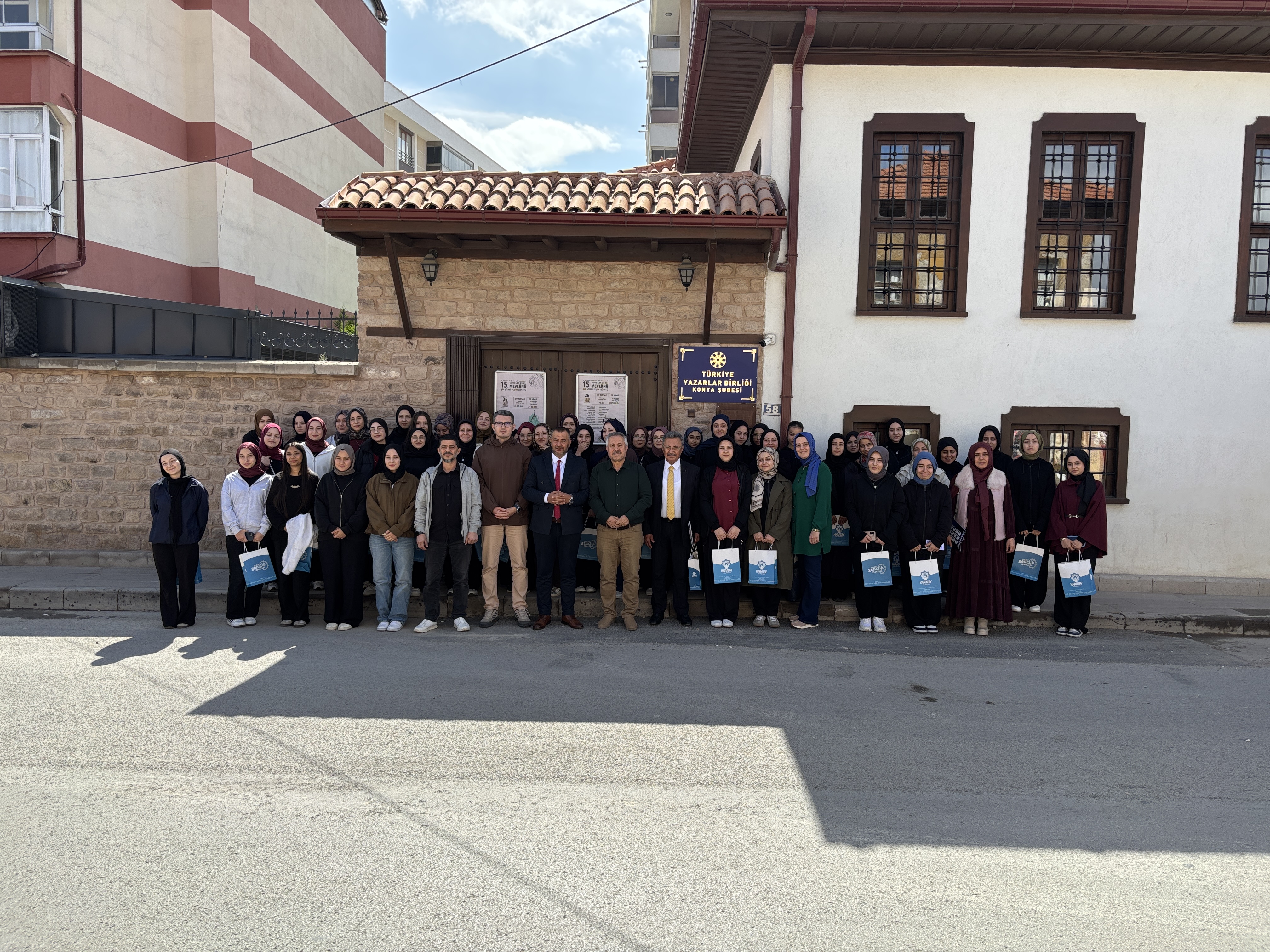 “Geleceğin Yazarları Yazarlarla Buluşuyor” Projesi Yeni Eğitim Öğretim Yılında Devam Ediyor