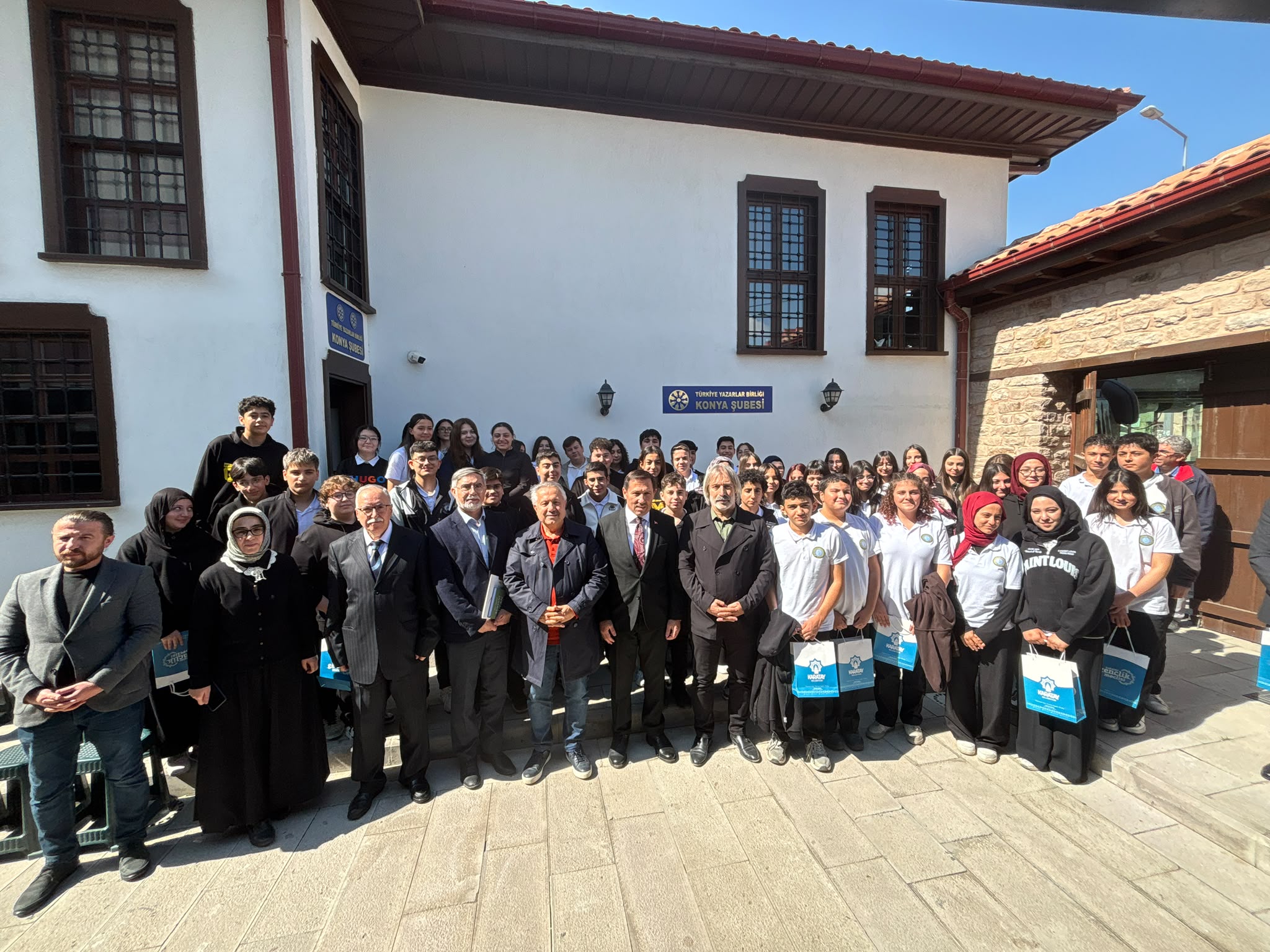 Teneffüs Buluşmaları’nda Öğrenciler Yazarlarla Buluştu