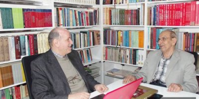 Devletin memuru dayak atardı!