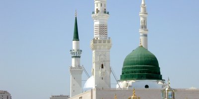 Türkiye Yazarlar Birliği Konya Şubesi Başkanı Köseoğlu batılı ülkelerde cereyan eden İslam düşmanlığına Hz. Mevlânâ’dan örneklerle cevap verdi: İslam’a zarar vermeye kimsenin gücü yetmez