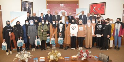 İSTİKLÂL MARŞI’NIN ÖNEMİ ve MEHMET ÂKİF ERSOY’A YÖNELİK ARAŞTIRMALAR ÇALIŞTAYI TAMAMLANDI