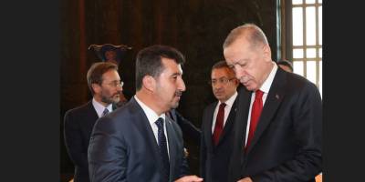 TYB Genel Başkanı Arıcan Cumhurbaşkanı Erdoğan’a sivil anayasa çalışma raporunu sundu