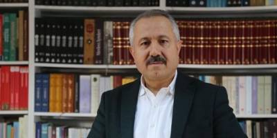 Mahmut Erdemir - “Kendini Arayan Şehir” kitabı çıktı.