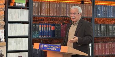 Mevlânâ Düşüncesinde Ahlakın İki Yüzü: Gayeci Ahlak ve Aşk Ahlakı